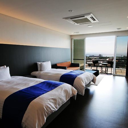 Transit Overnight Hotel 요미탄 외부 사진